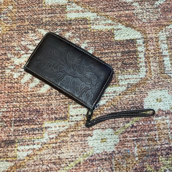 Trinity Ranch Brown Cow Hide Leather Gem Detail Wallet - Picture 2 of 5